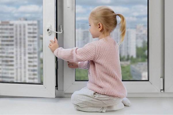 Окна с детским замком – что это такое