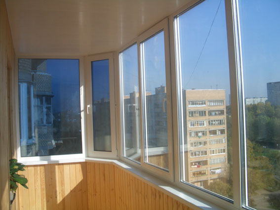 Выбираем окна для балкона
