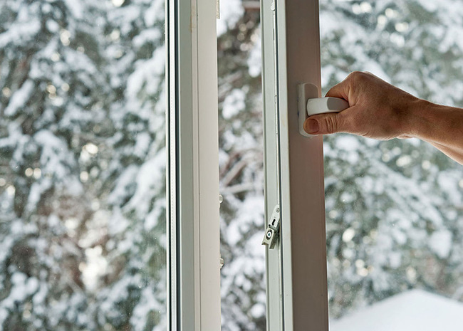 Окна с солнцезащитой – идеально для зимы